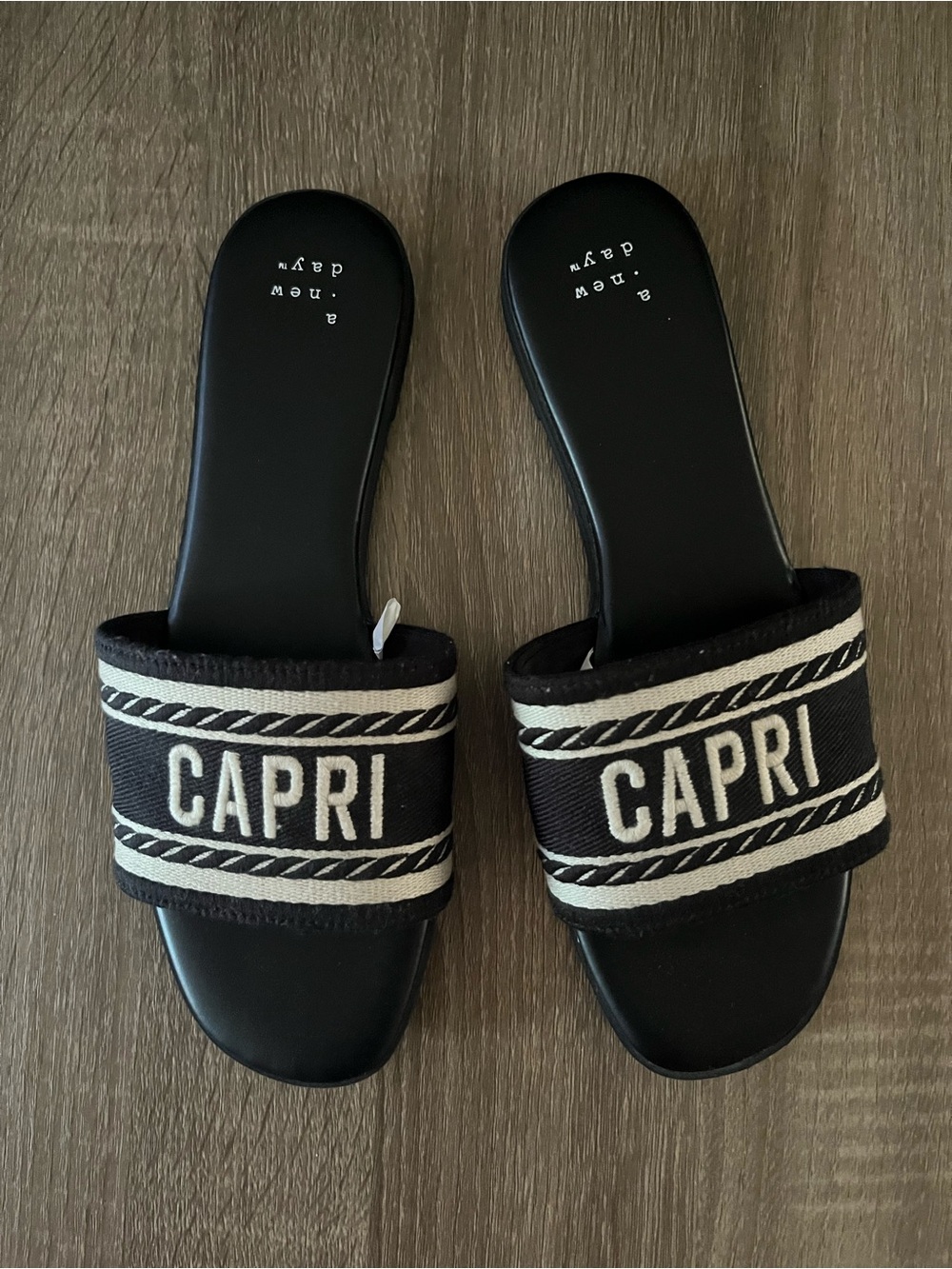 CAPRI Black Slide Sandals